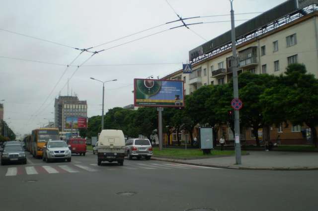 Ivano-Frankovsk_Billboard_Nezavisimosti
