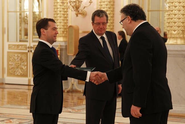 Dmitry_Medvedev_8_February_2011-8