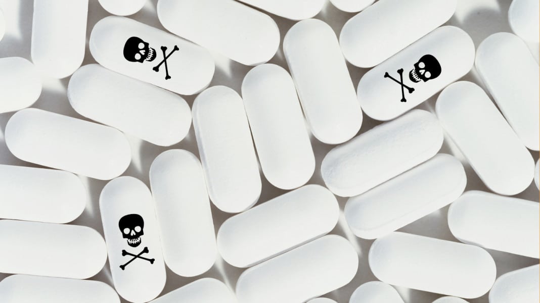 white-pills-on-white