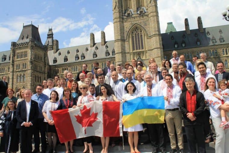 уряд канади, українці