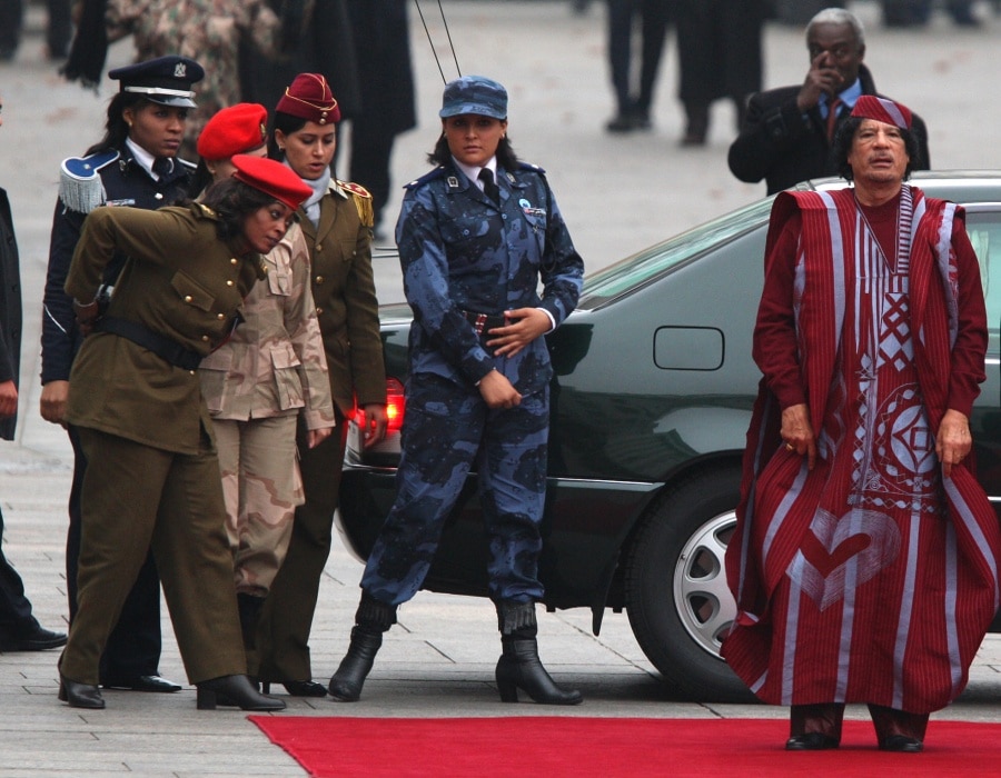 Каддафі і його тілоохоронці-жінки